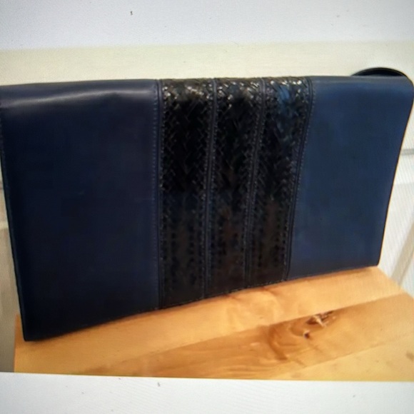 Gianni Versace Vintage Purse with Snake Inlay Pristine Condition - Picture 6 of 11